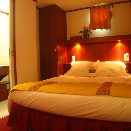Bateau Le Phenicien Hotel Aigues-Mortes Bagian luar foto
