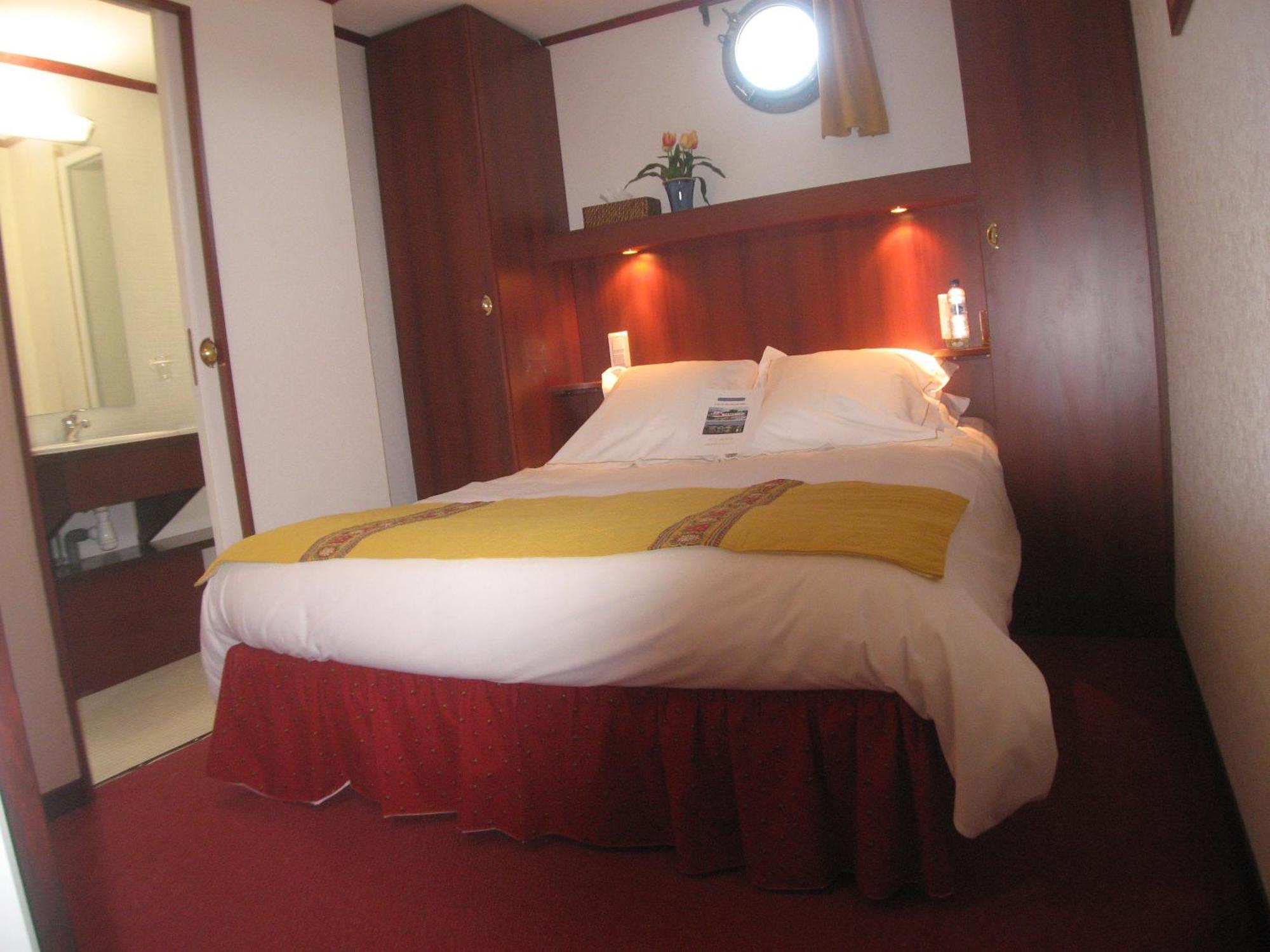 Bateau Le Phenicien Hotel Aigues-Mortes Bagian luar foto