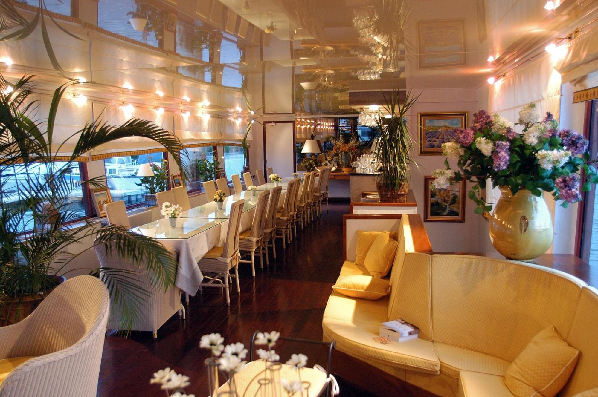 Bateau Le Phenicien Hotel Aigues-Mortes Bagian luar foto